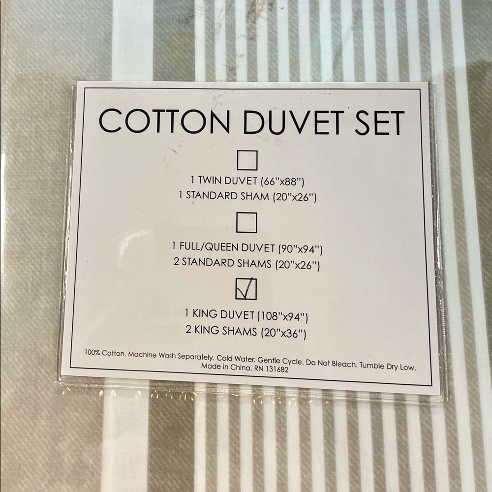 - DUVET & 2 SHAMS KING SIZE